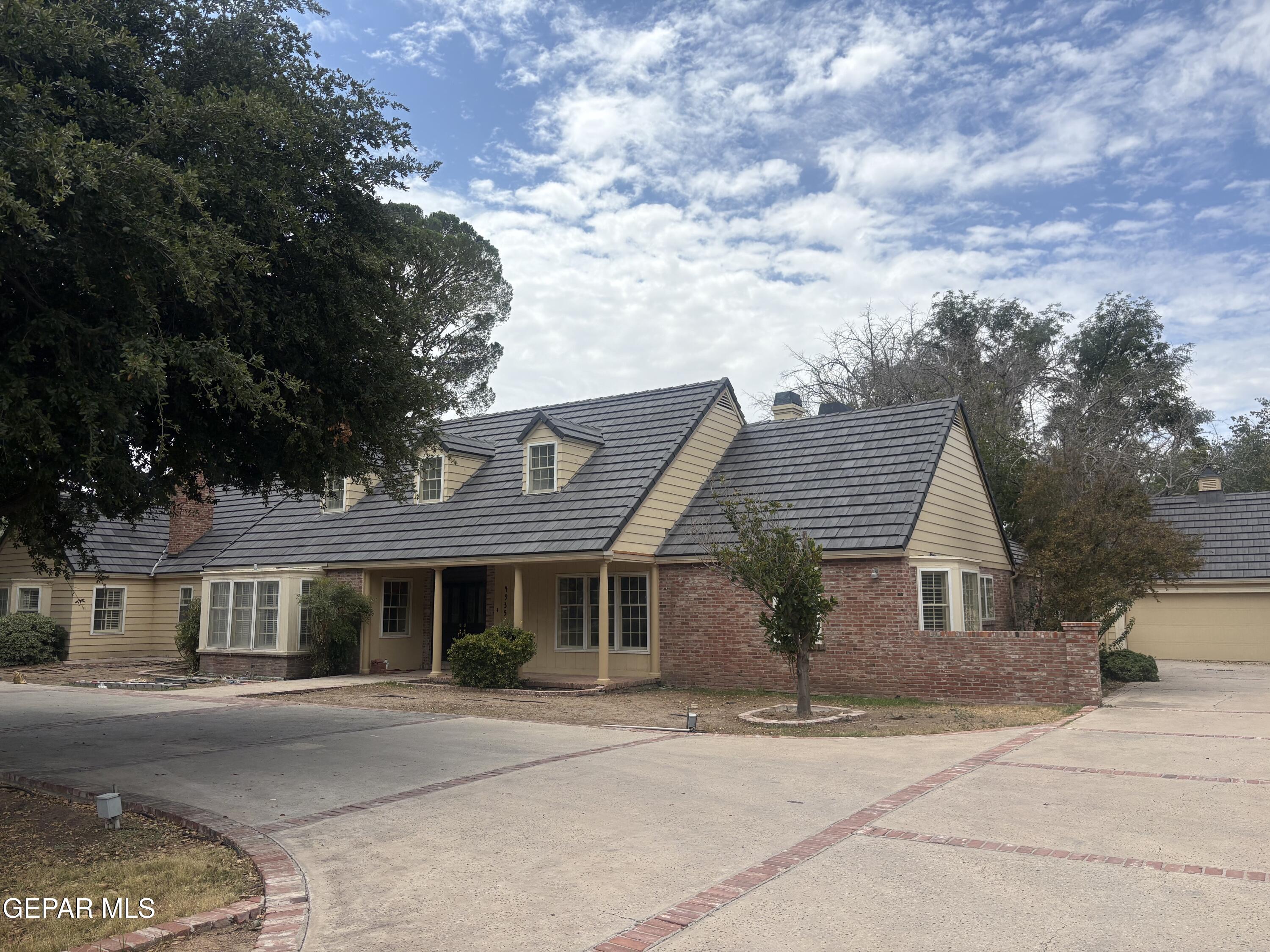 4935 MEADOWLARK Drive