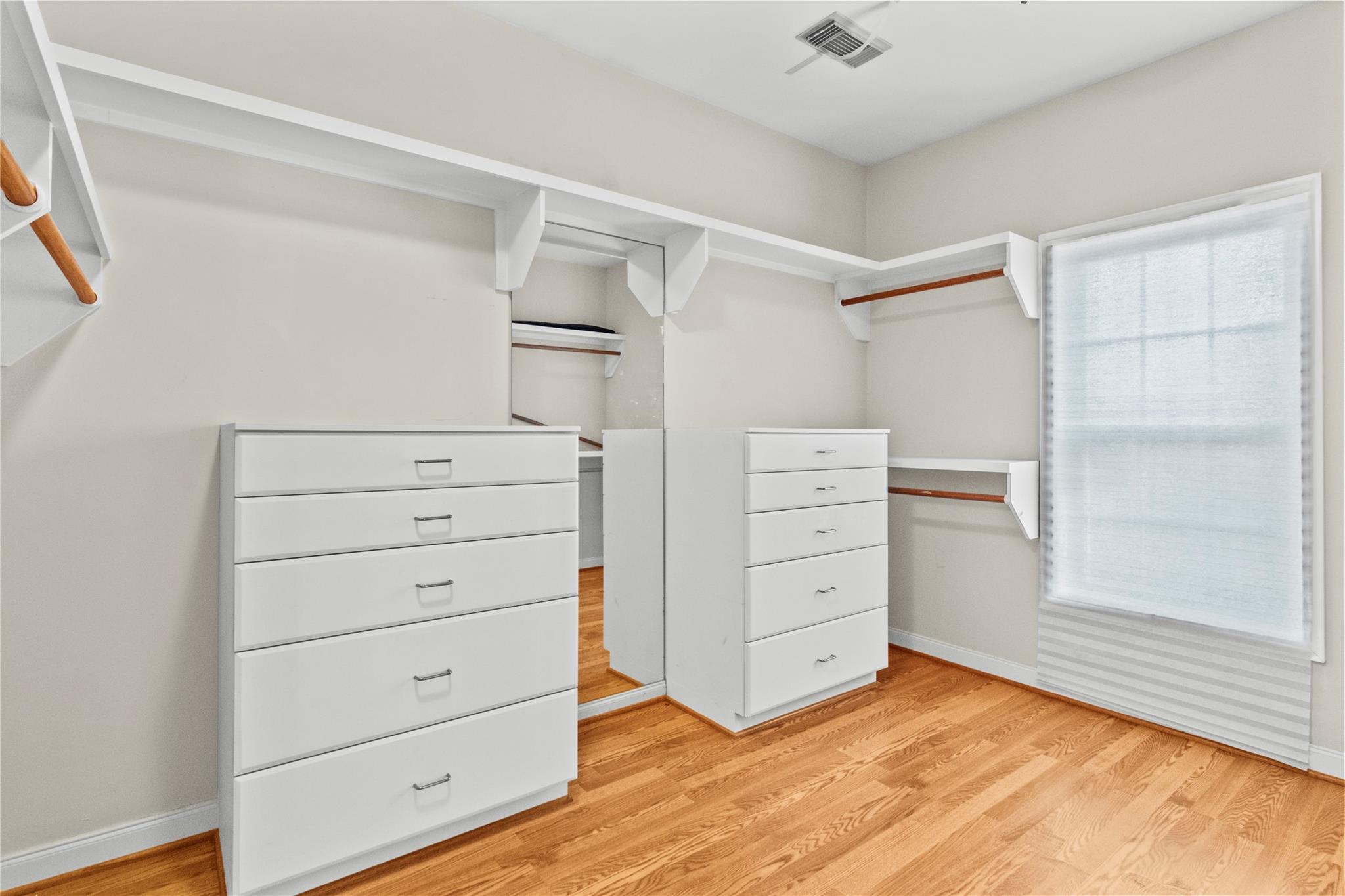 2515 N Macgregor Way