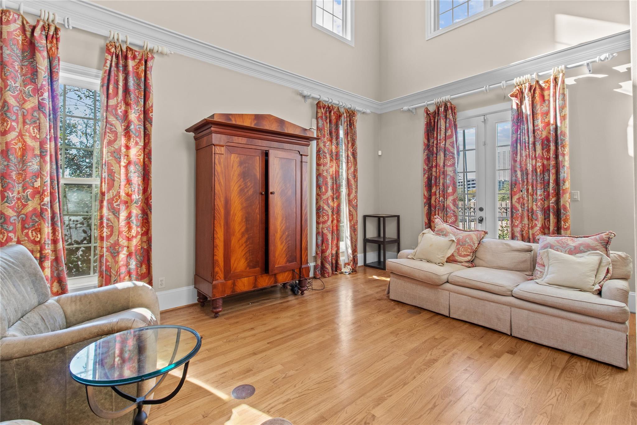 2515 N Macgregor Way