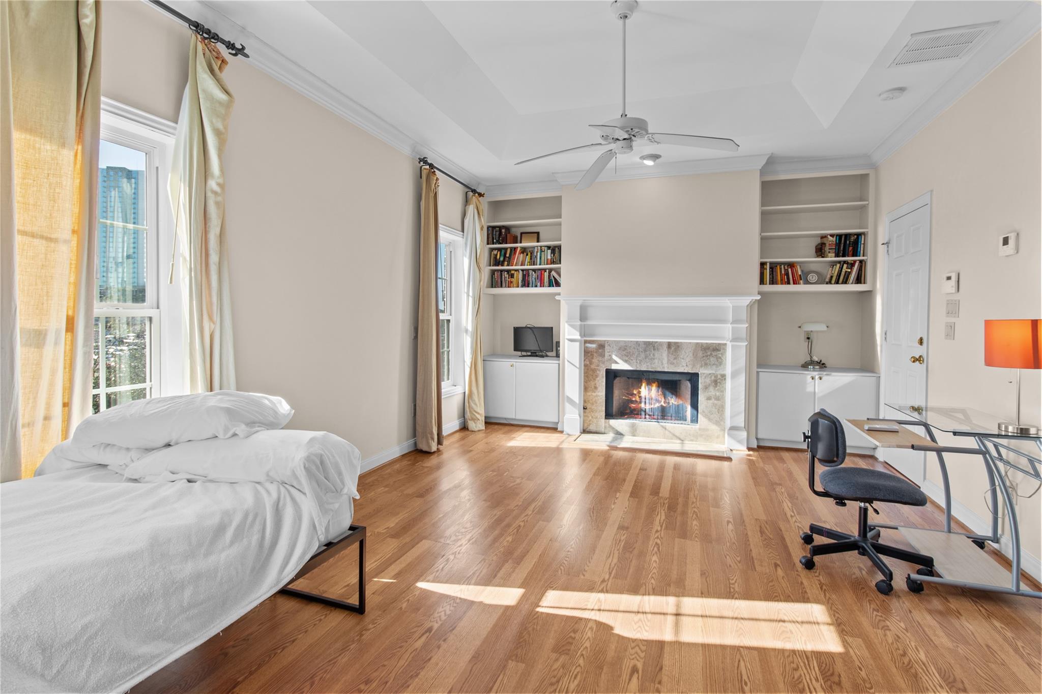 2515 N Macgregor Way