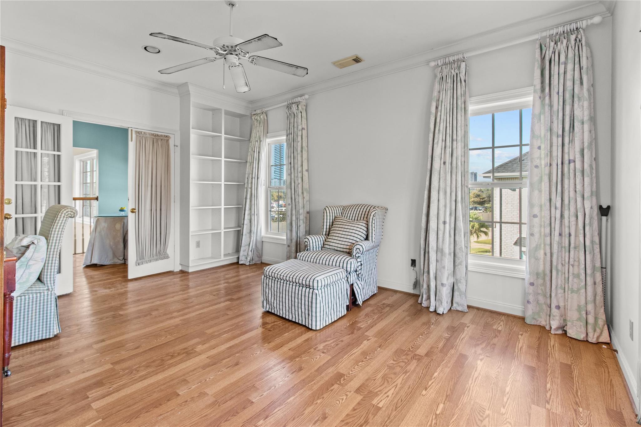 2515 N Macgregor Way