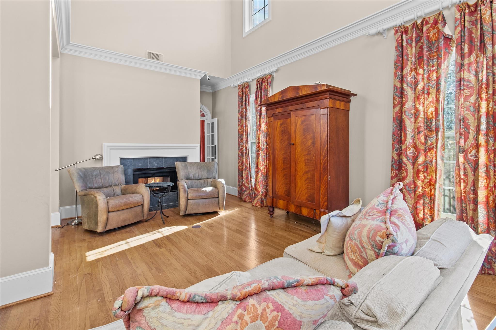 2515 N Macgregor Way