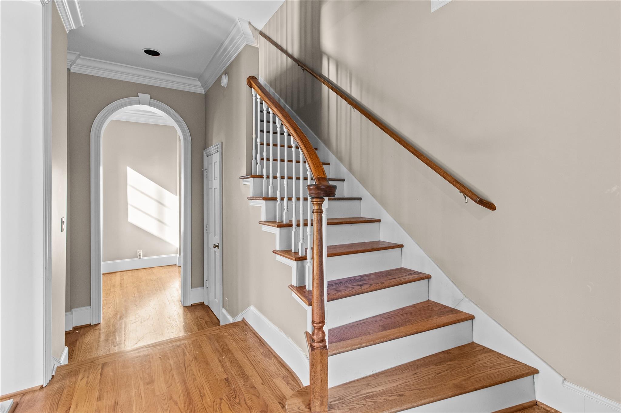 2515 N Macgregor Way