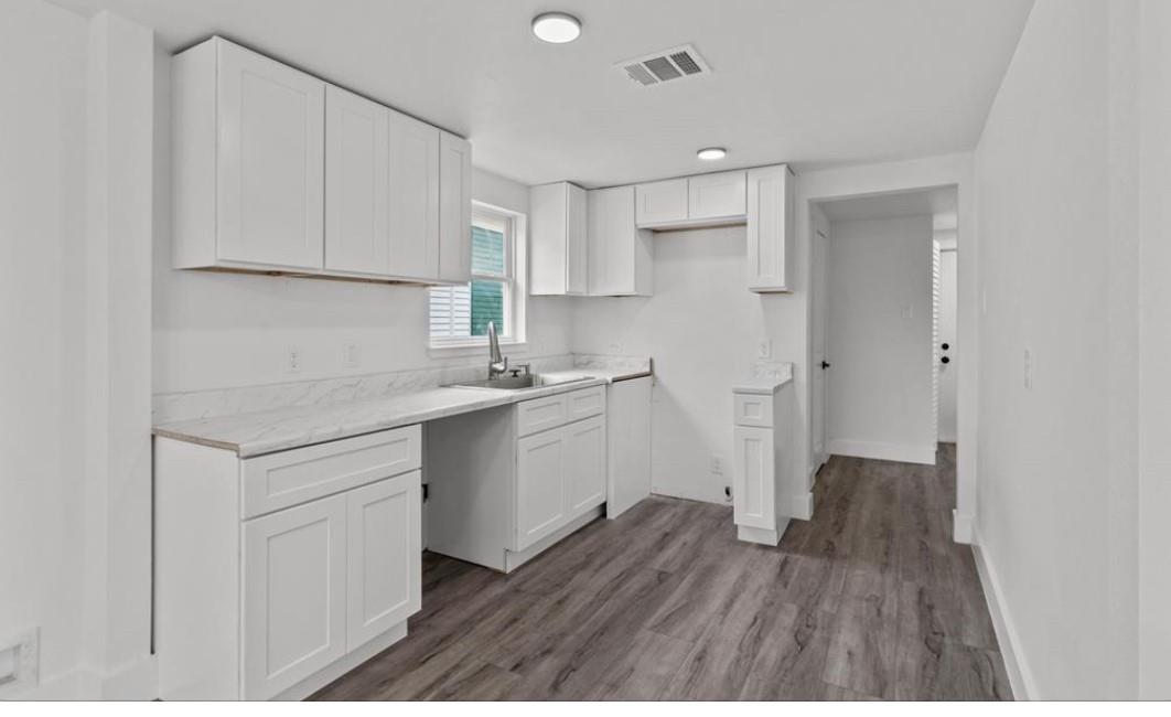 3312 Sealy Street Unit: AB