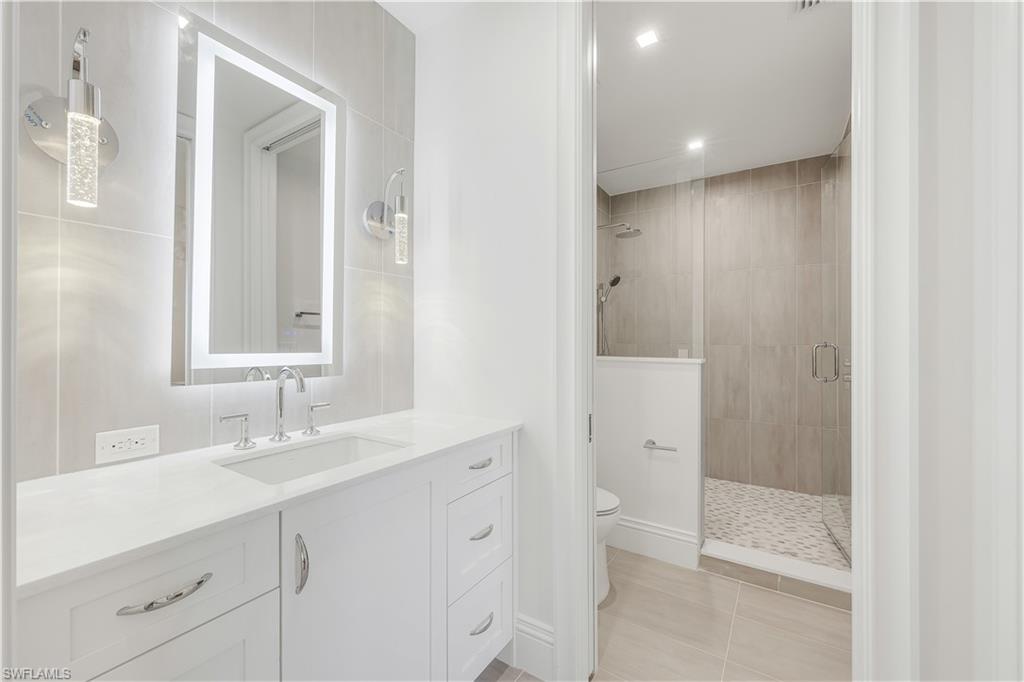 6230 Estero BLVD # 402