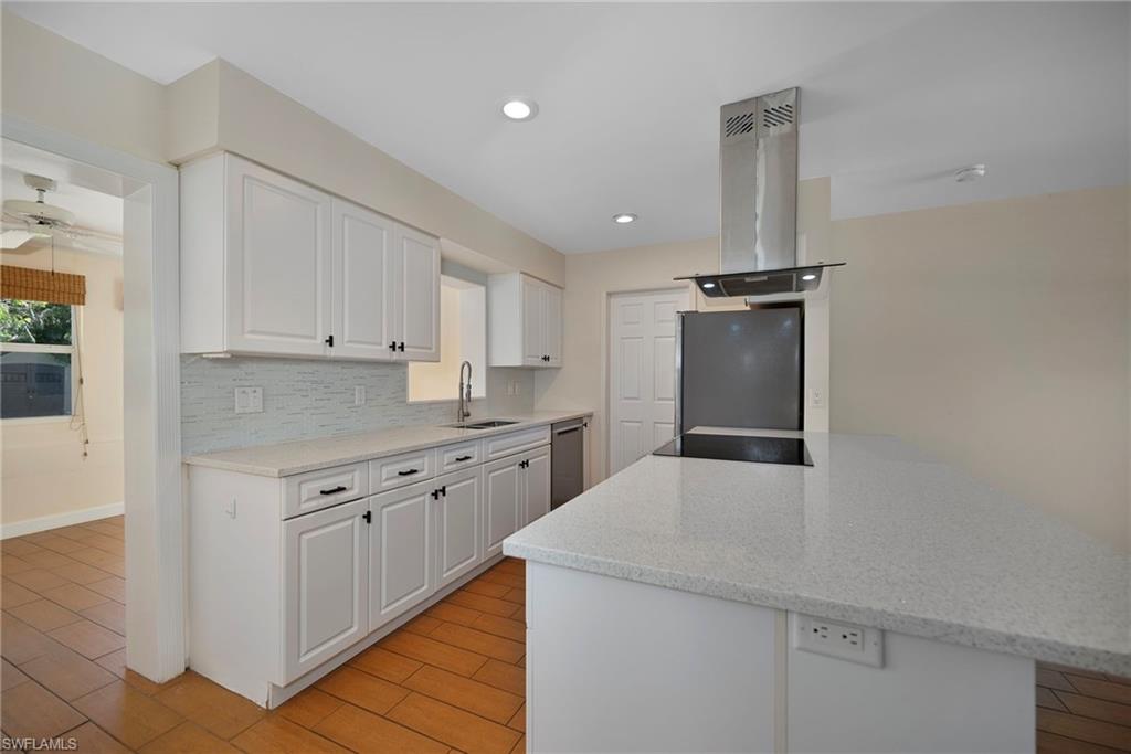 1136 Illinois DR