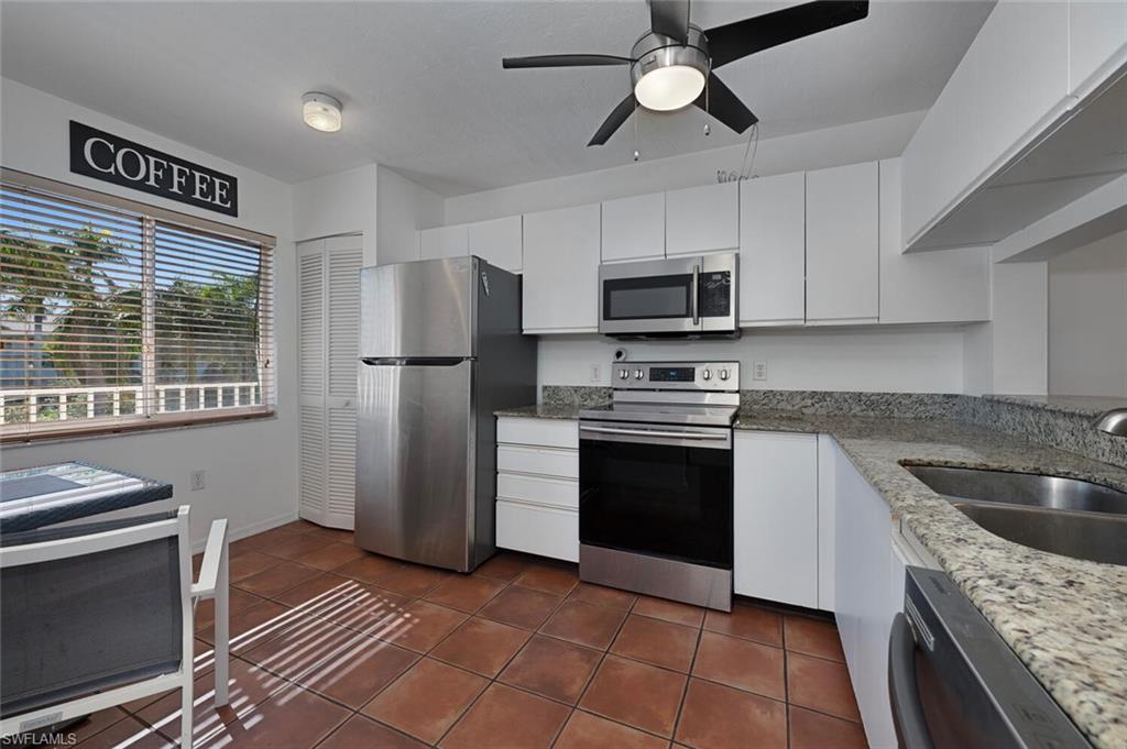 3021 Sandpiper Bay CIR # E206