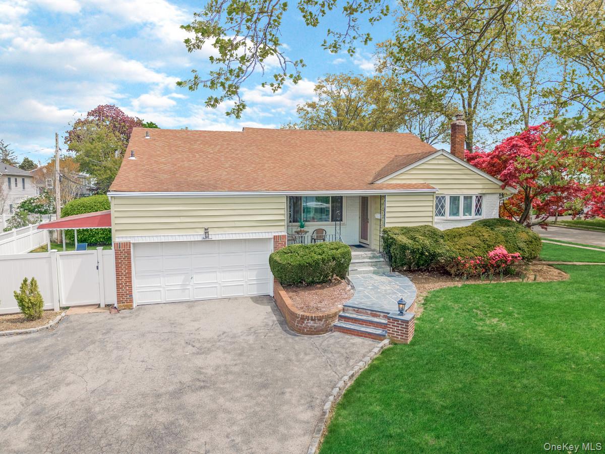 14 Greentree Circle