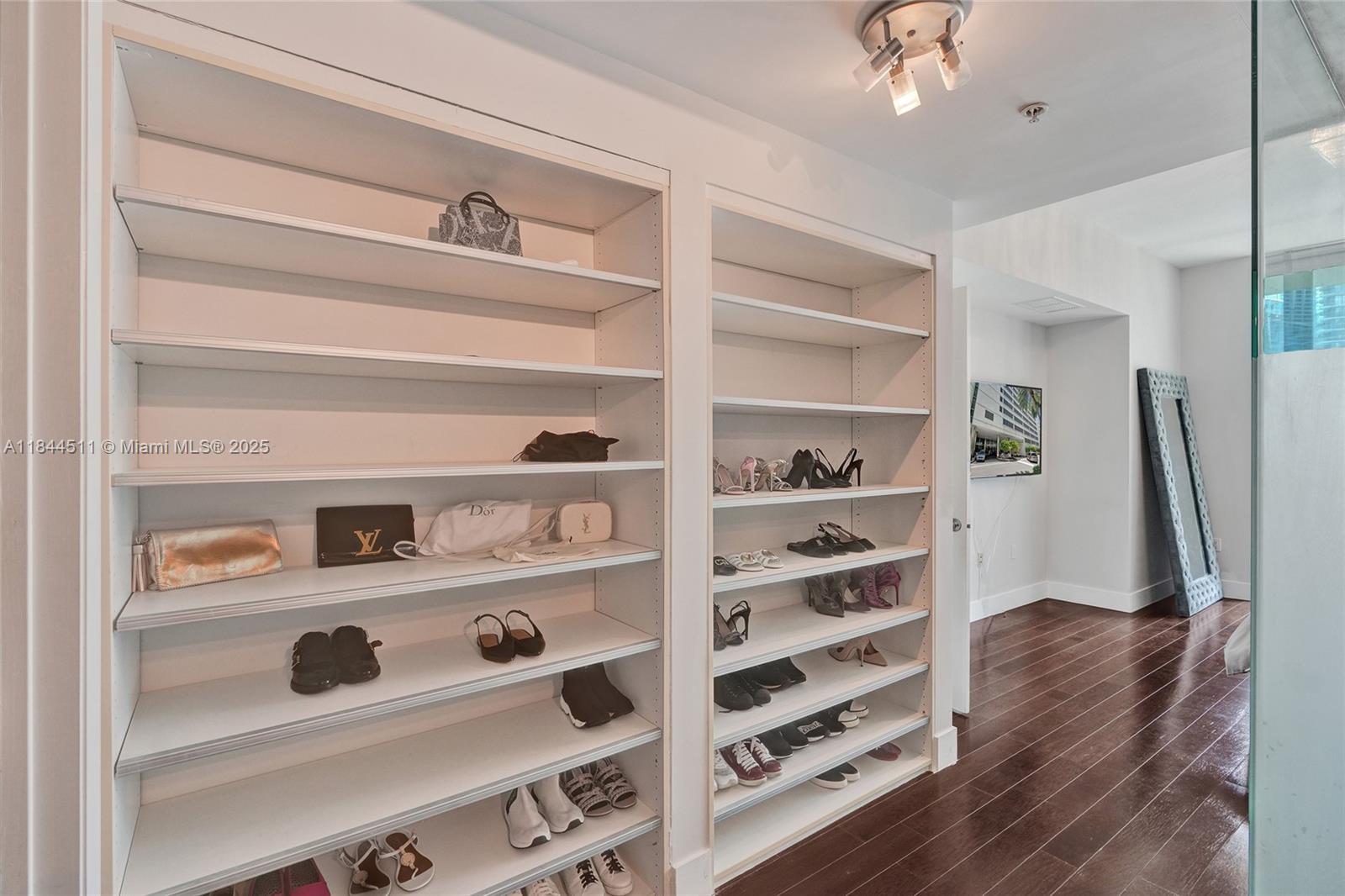 92 SW 3rd St # 905