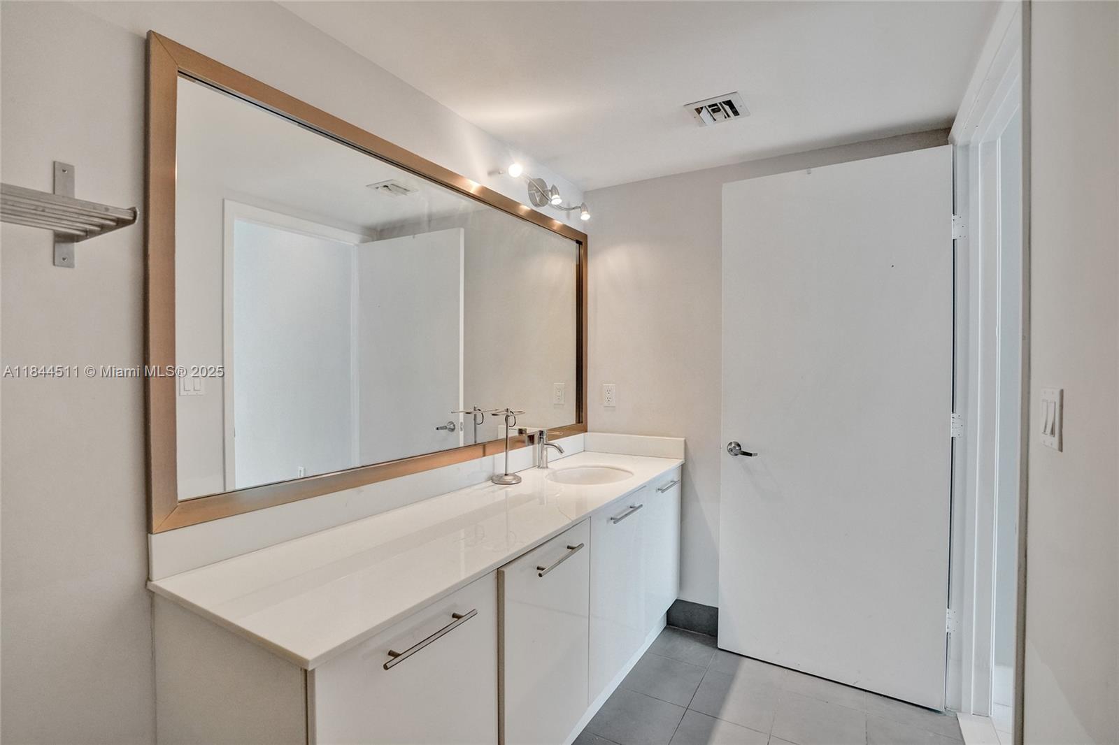 92 SW 3rd St # 905
