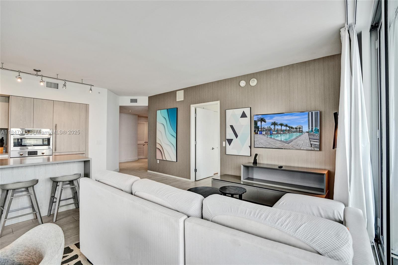 4010 S Ocean Dr # R908