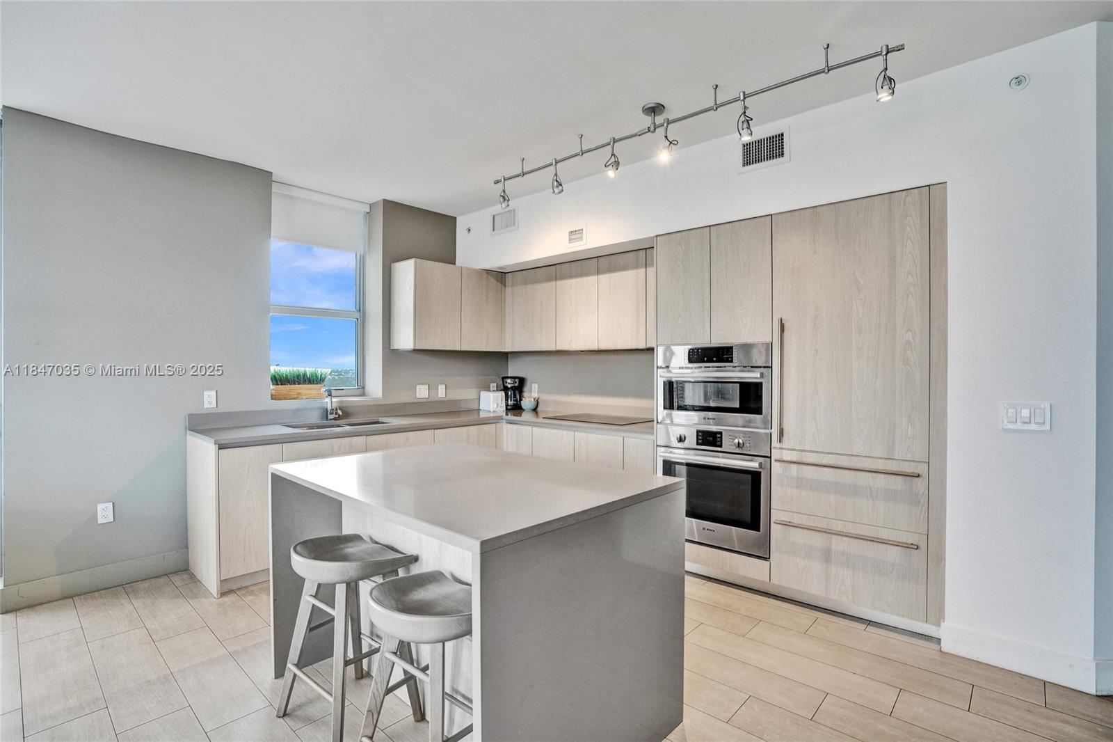 4010 S Ocean Dr # R908