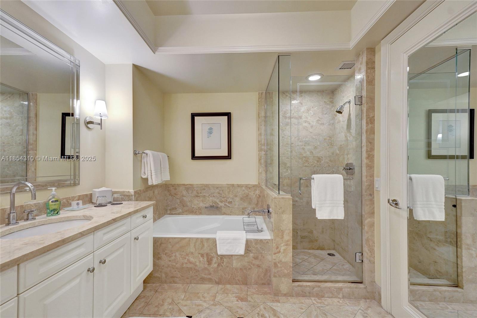1435 Brickell Ave # 3308