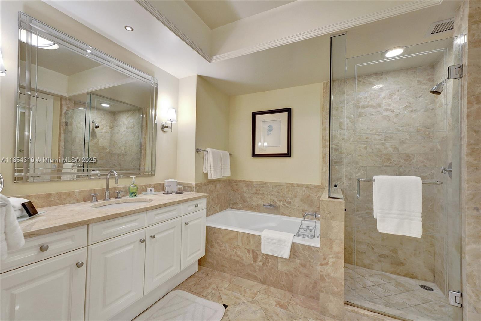 1435 Brickell Ave # 3308