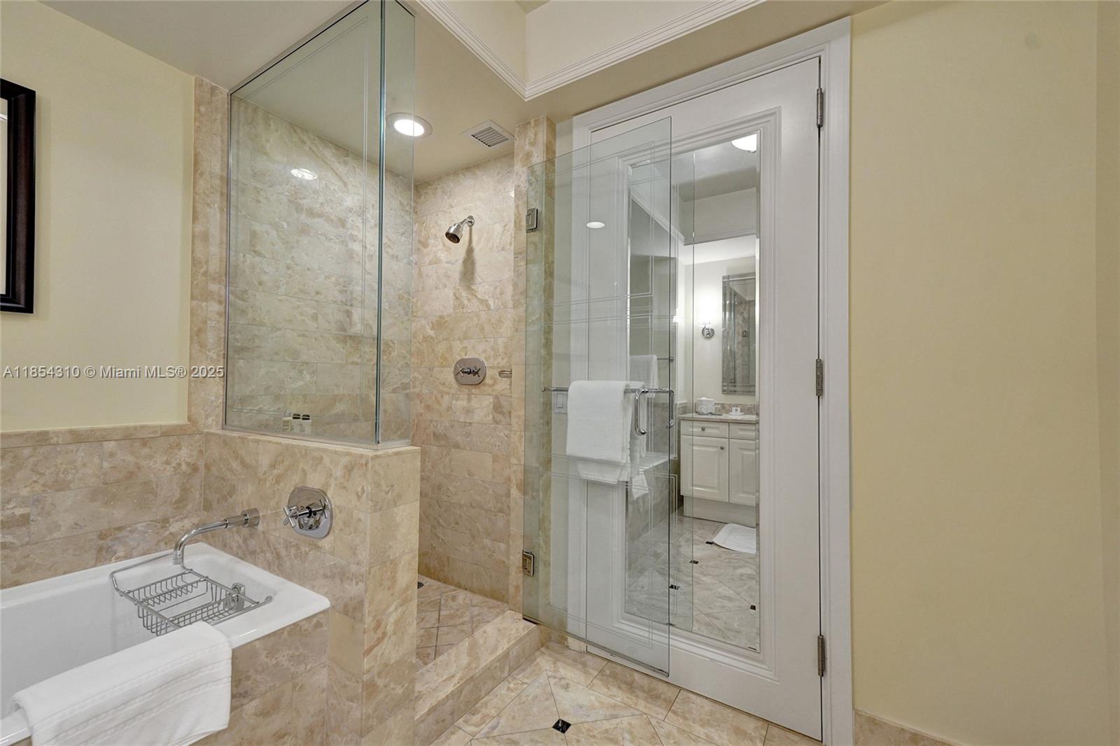 1435 Brickell Ave # 3308