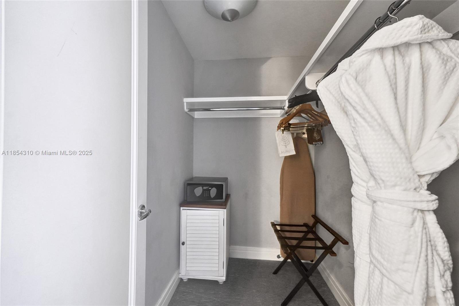 1435 Brickell Ave # 3308
