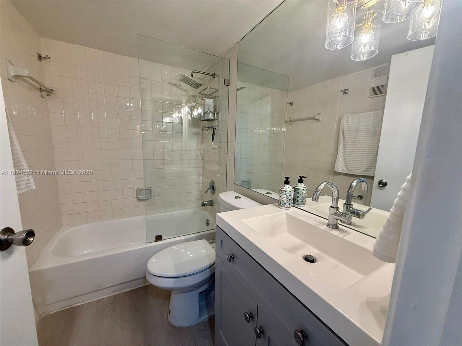 770 Claughton Island Dr # 812