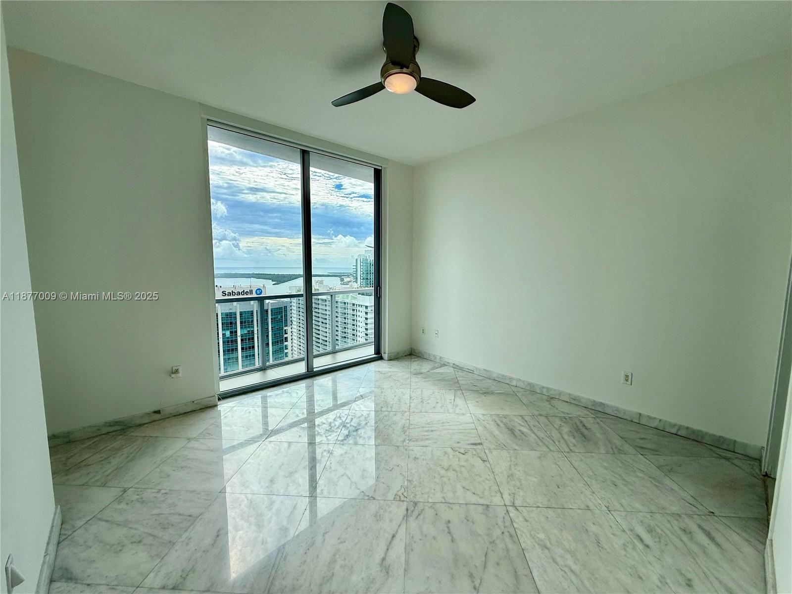1060 Brickell Ave # 4305