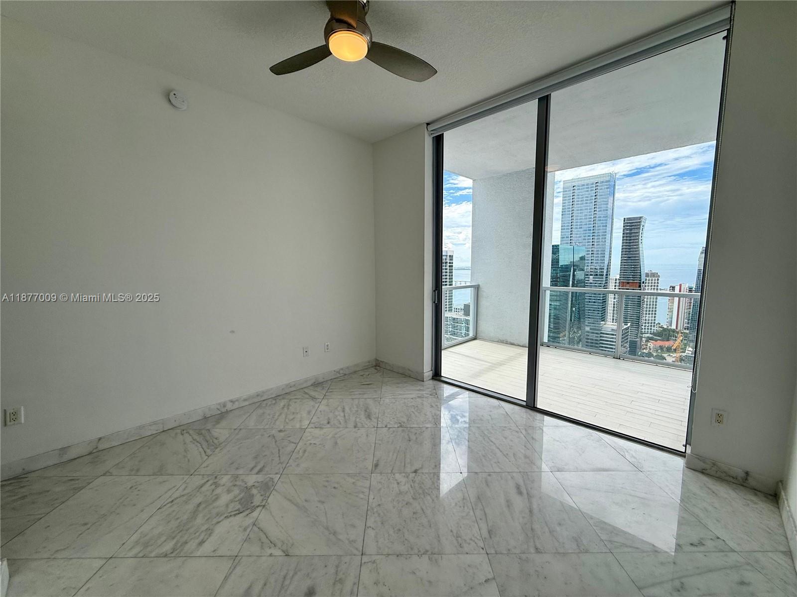 1060 Brickell Ave # 4305