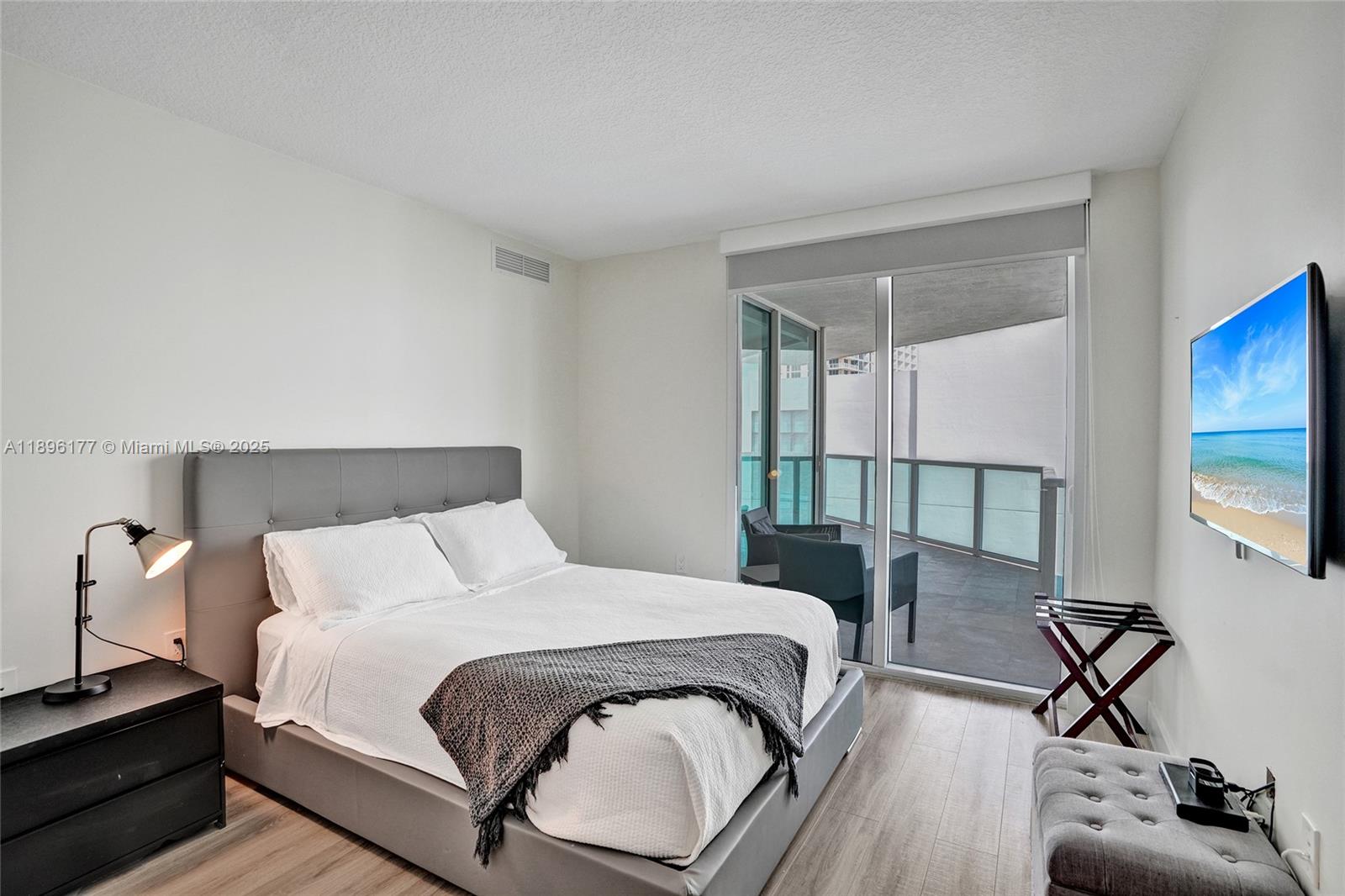 150 Sunny Isles Blvd # 1601, Sunny Isles Beach Unit: 1-1601