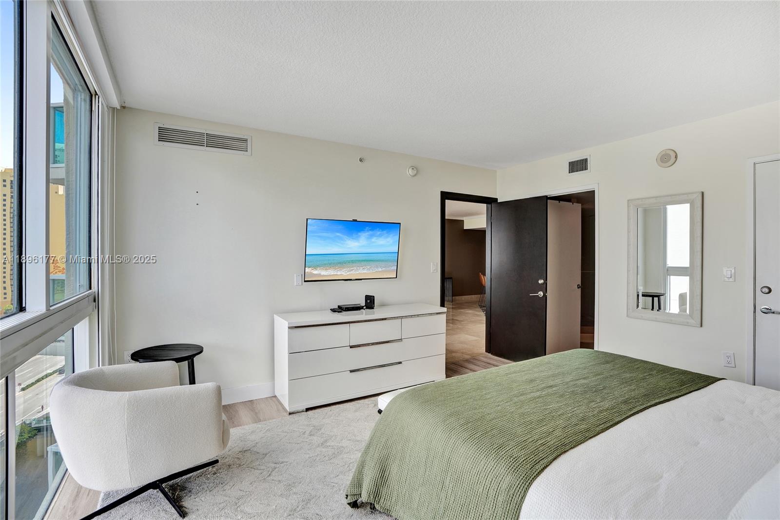 150 Sunny Isles Blvd # 1601, Sunny Isles Beach Unit: 1-1601