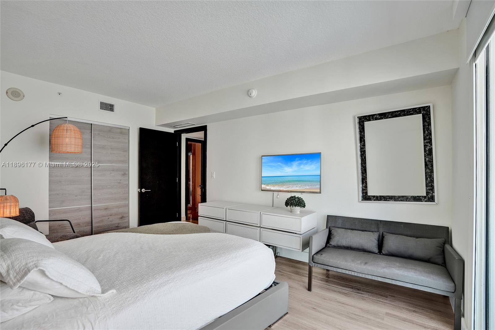 150 Sunny Isles Blvd # 1601, Sunny Isles Beach Unit: 1-1601