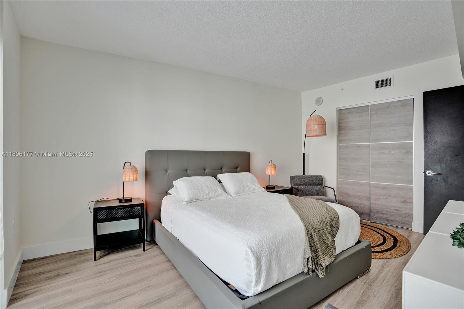 150 Sunny Isles Blvd # 1601, Sunny Isles Beach Unit: 1-1601