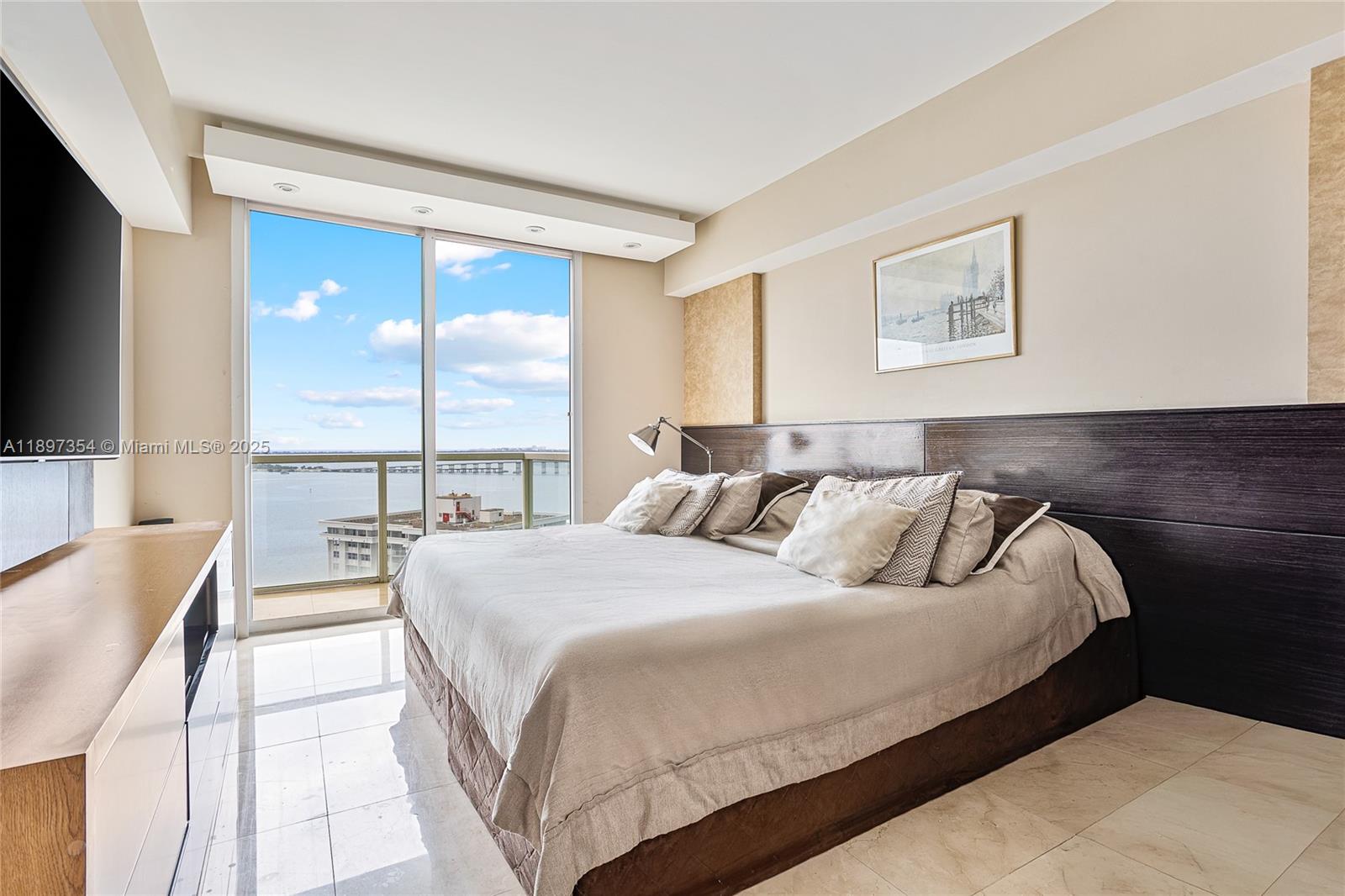 218 SE 14th St # 2105, Miami Unit: 2105