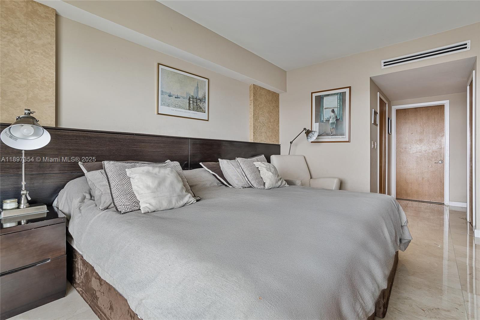 218 SE 14th St # 2105, Miami Unit: 2105