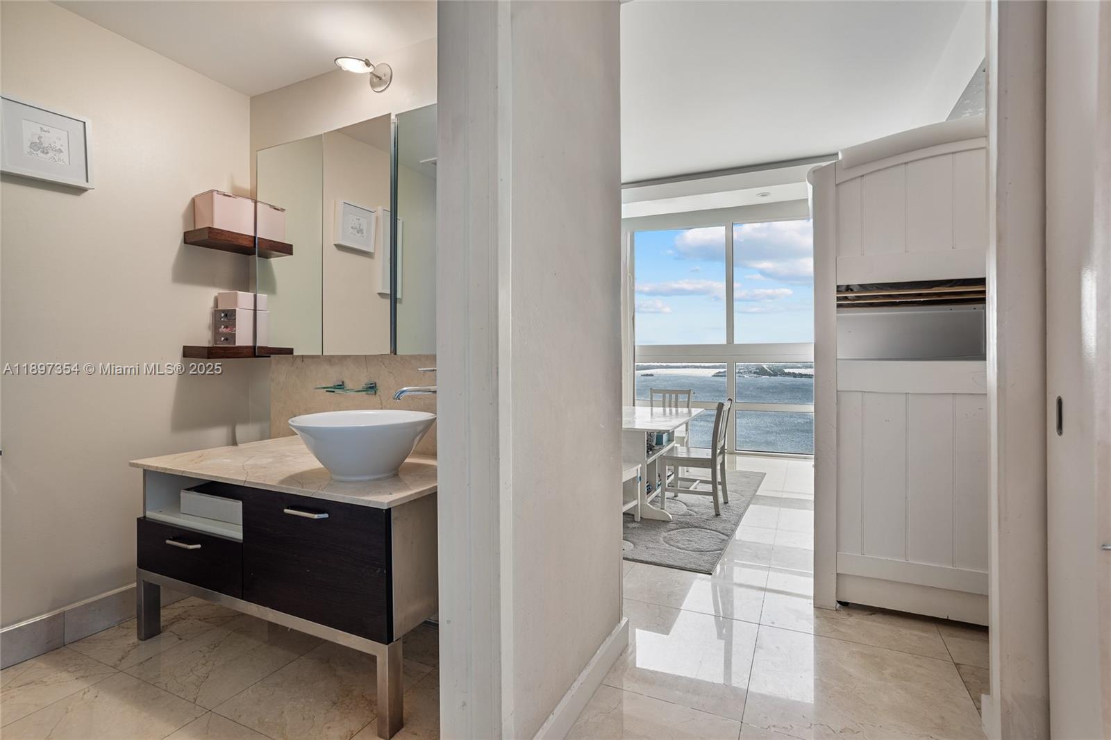 218 SE 14th St # 2105, Miami Unit: 2105