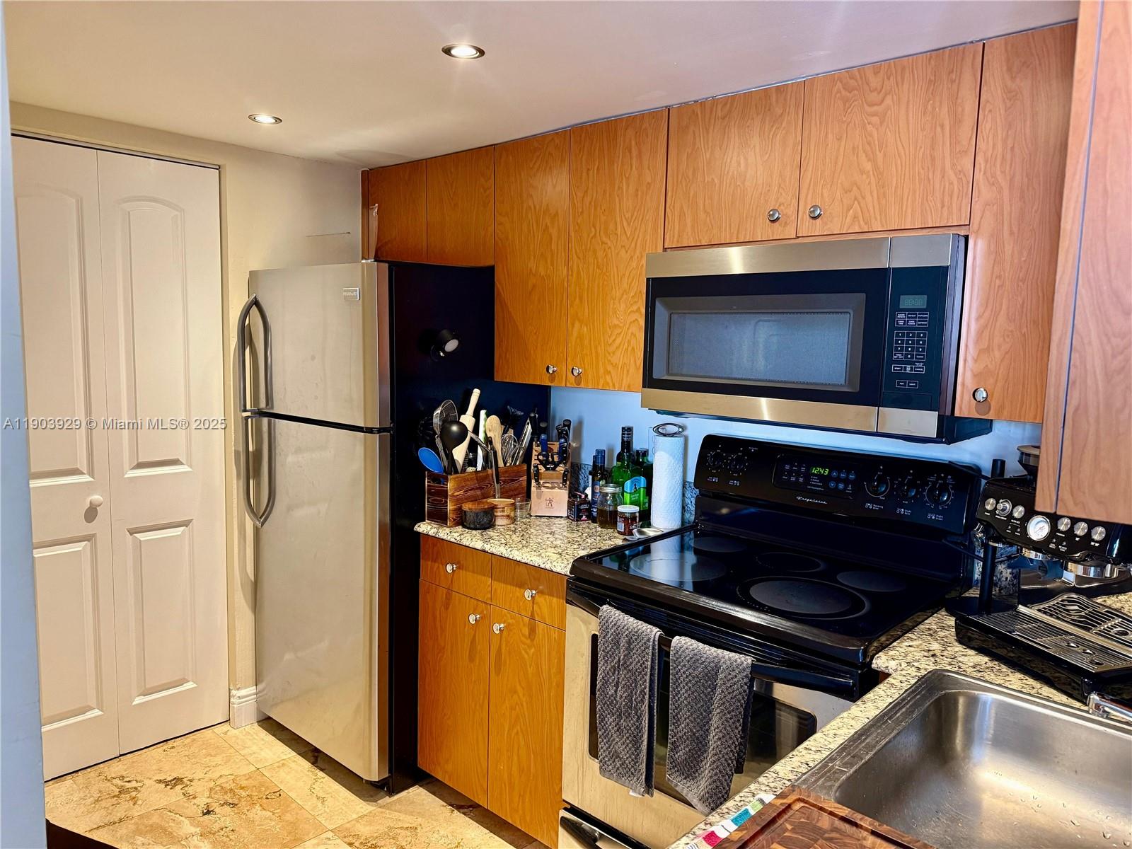 770 Claughton Island Dr # 21 Unit: PH-21