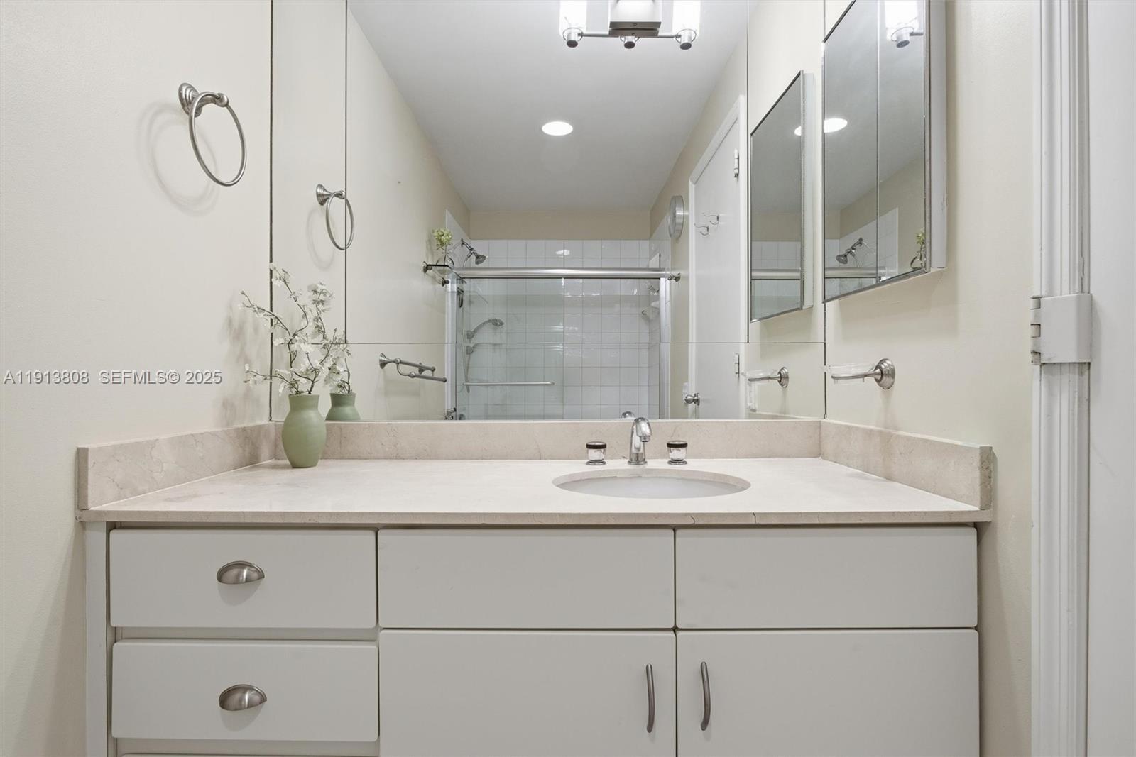 888 Brickell Key Dr # 1903