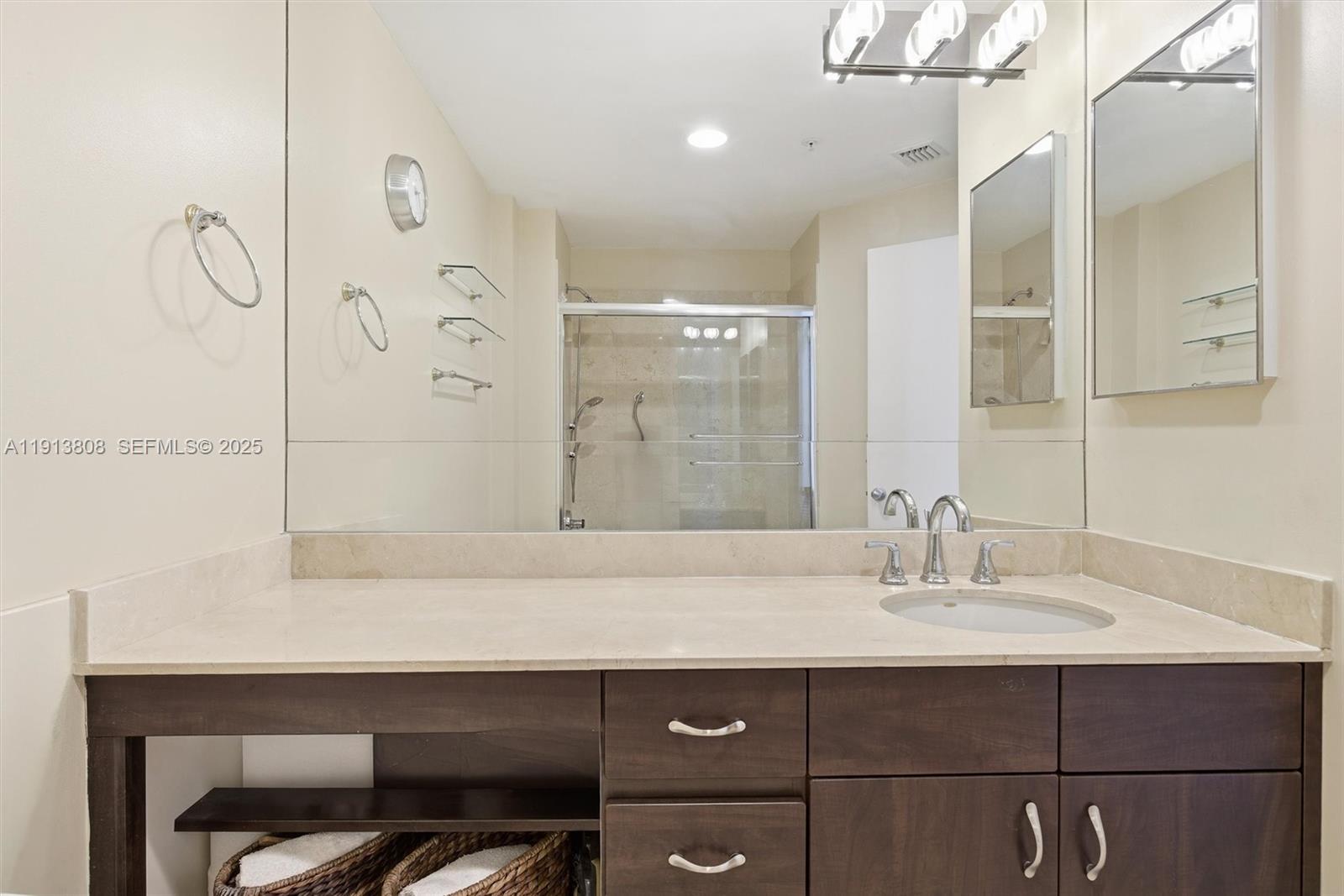 888 Brickell Key Dr # 1903