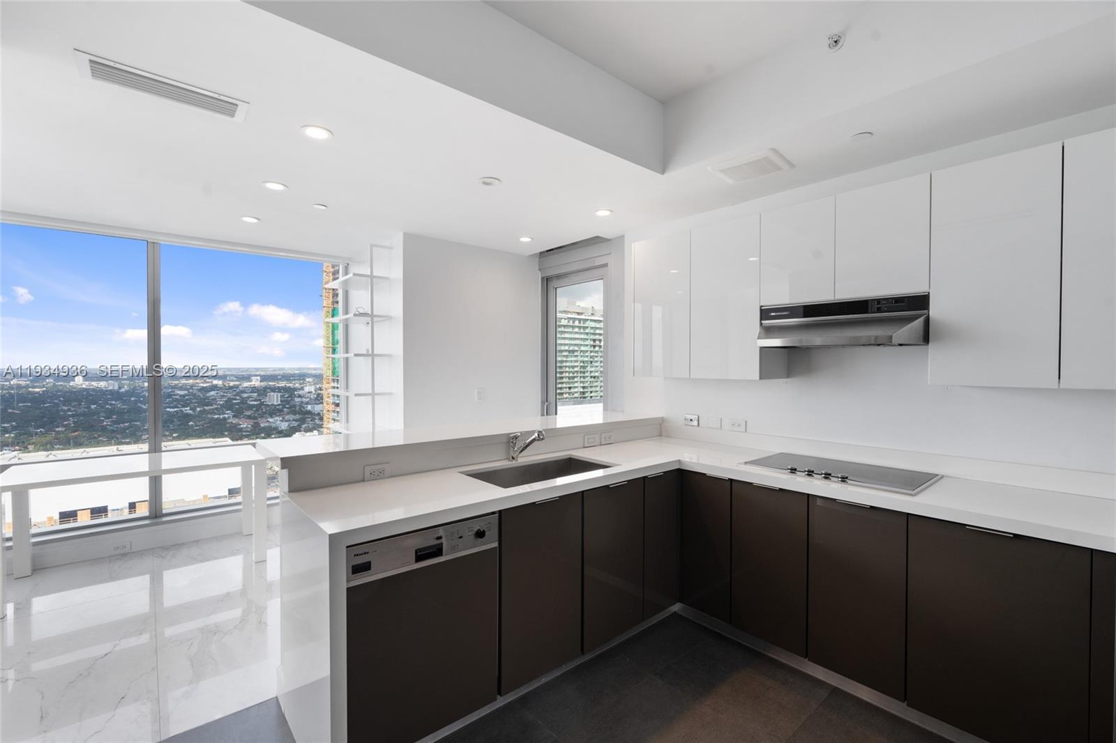 1425 Brickell Ave # 47B