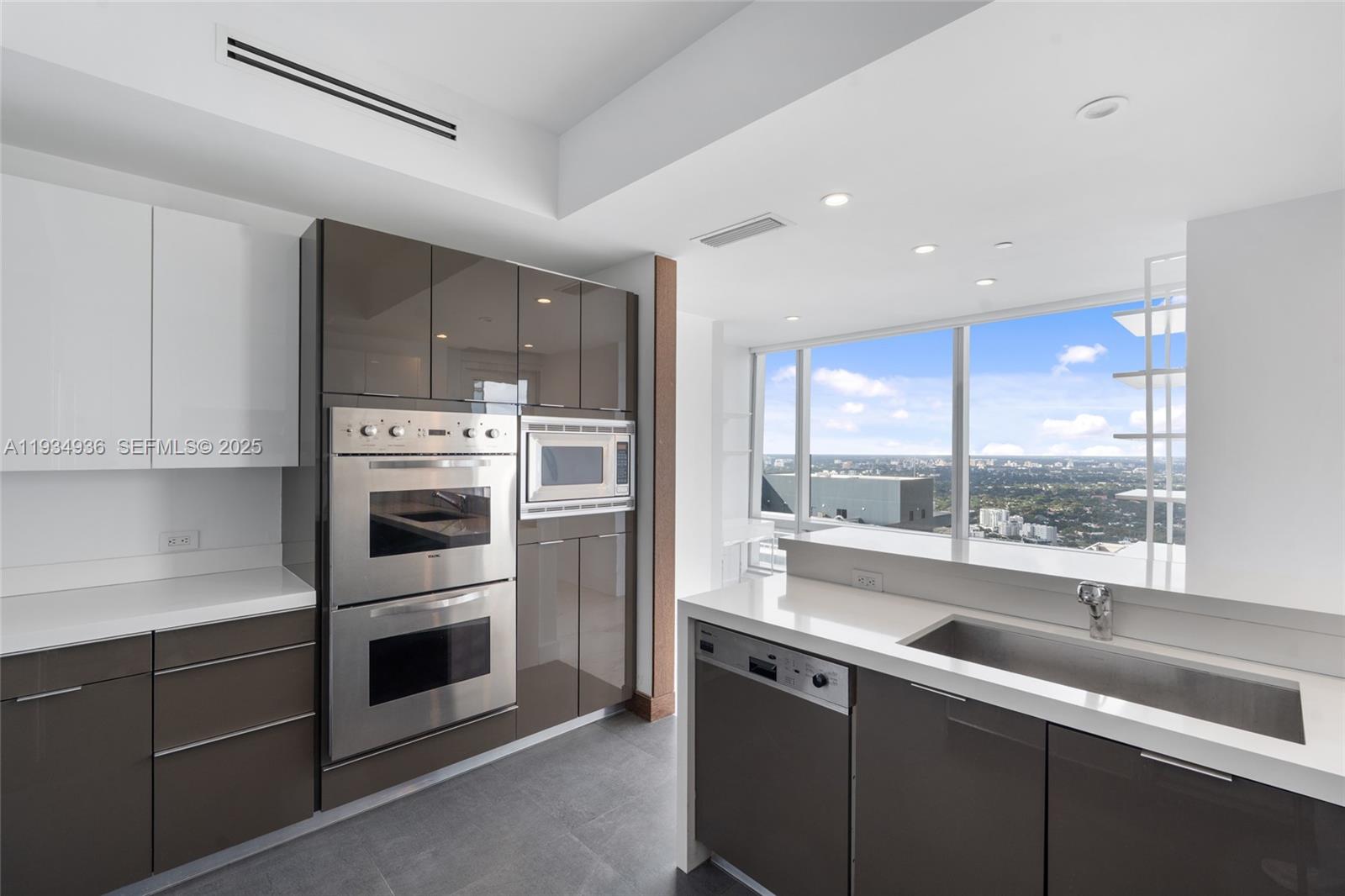 1425 Brickell Ave # 47B