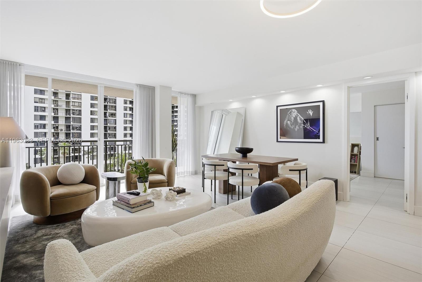 540 Brickell Key Dr # 823