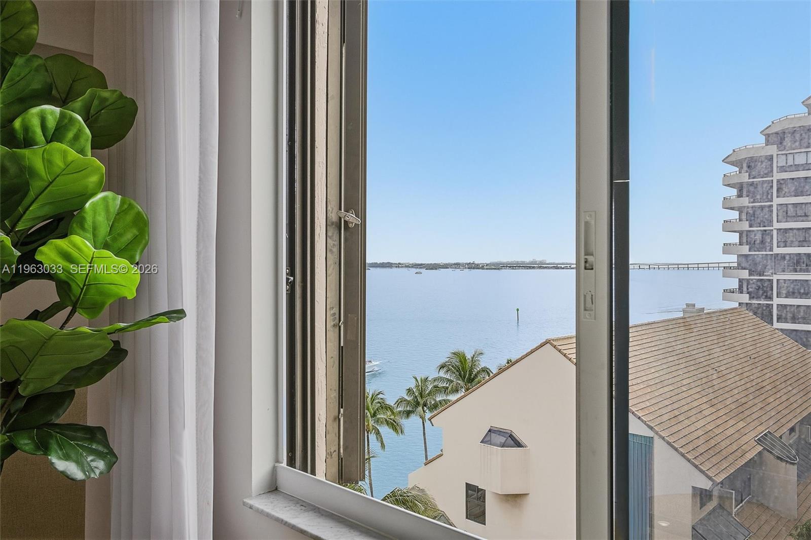 540 Brickell Key Dr # 823