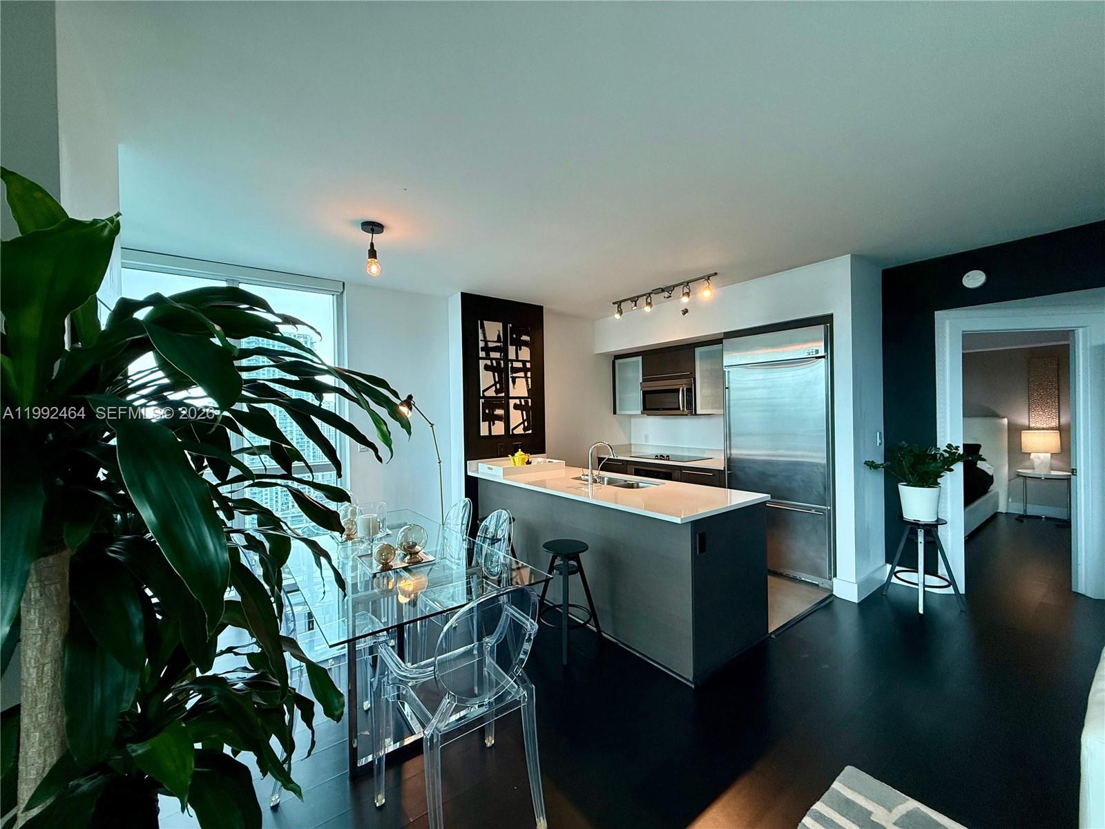 55 SE 6th St # 3302