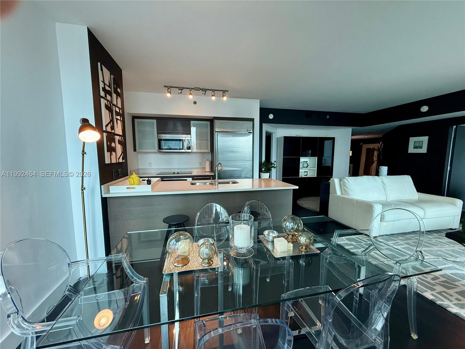 55 SE 6th St # 3302