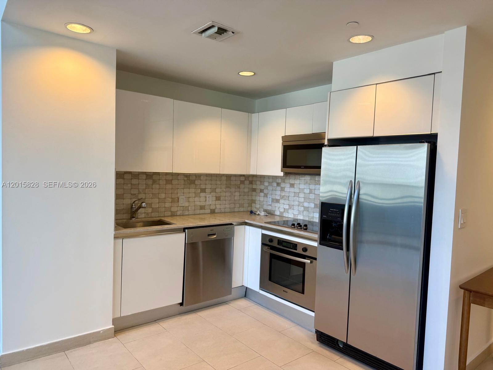 1050 Brickell Ave # 412