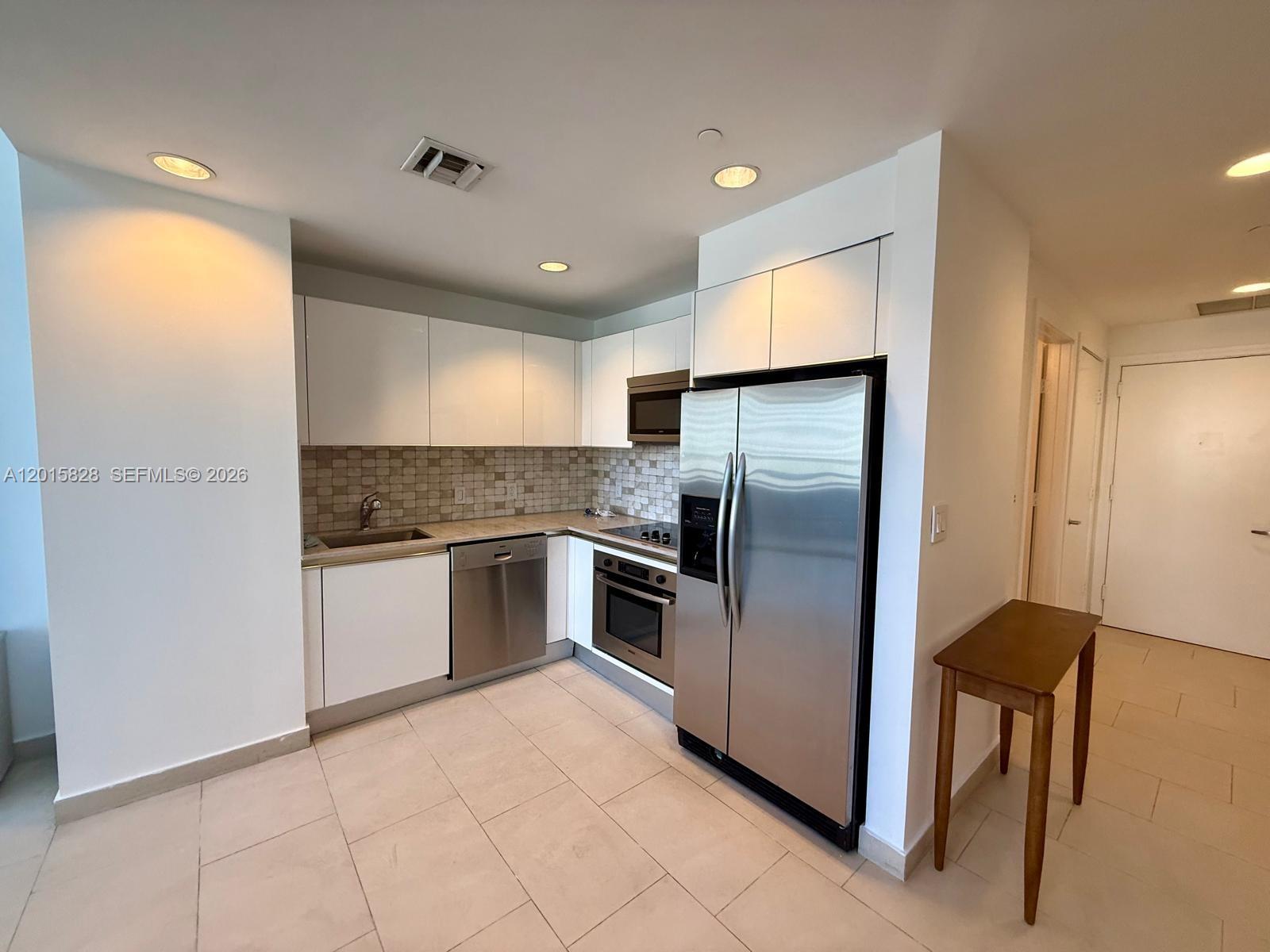1050 Brickell Ave # 412
