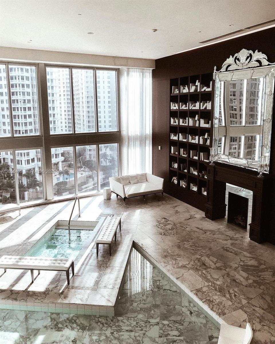 475 Brickell Ave # 1012