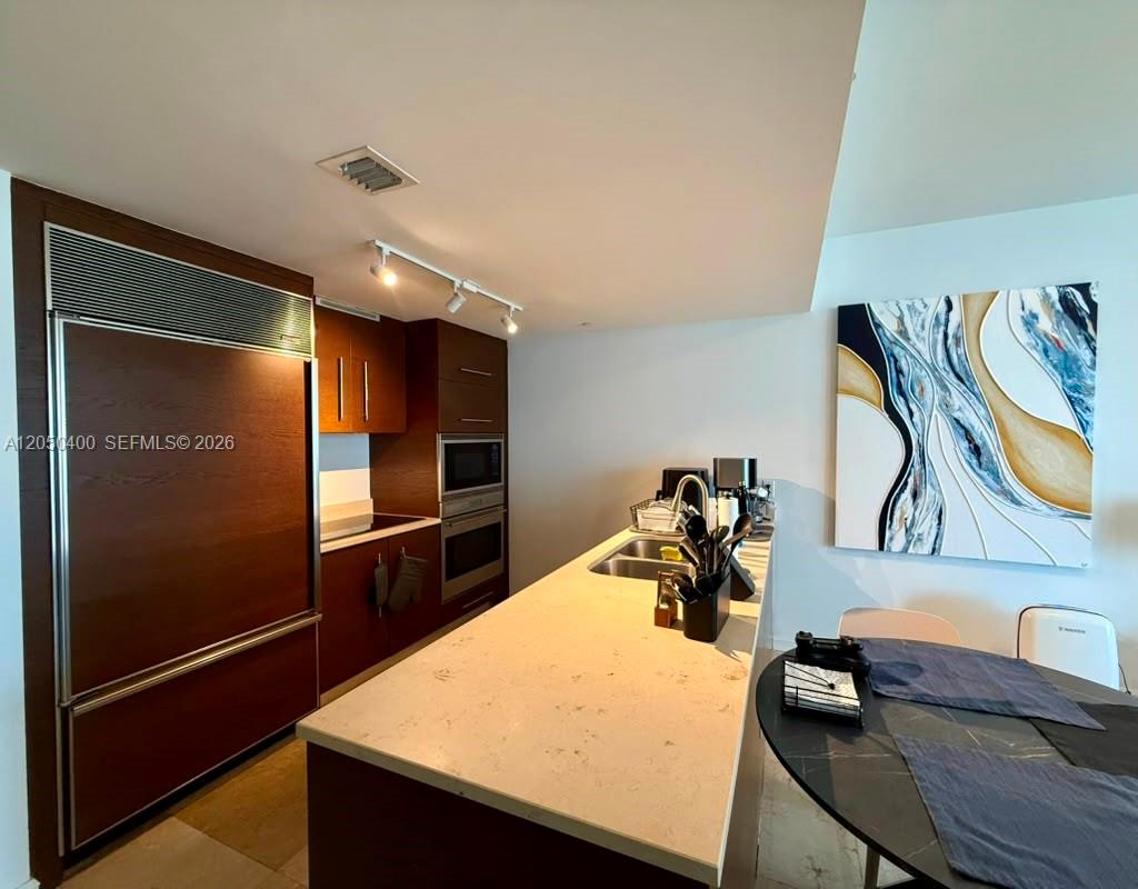 475 Brickell Ave # 1012