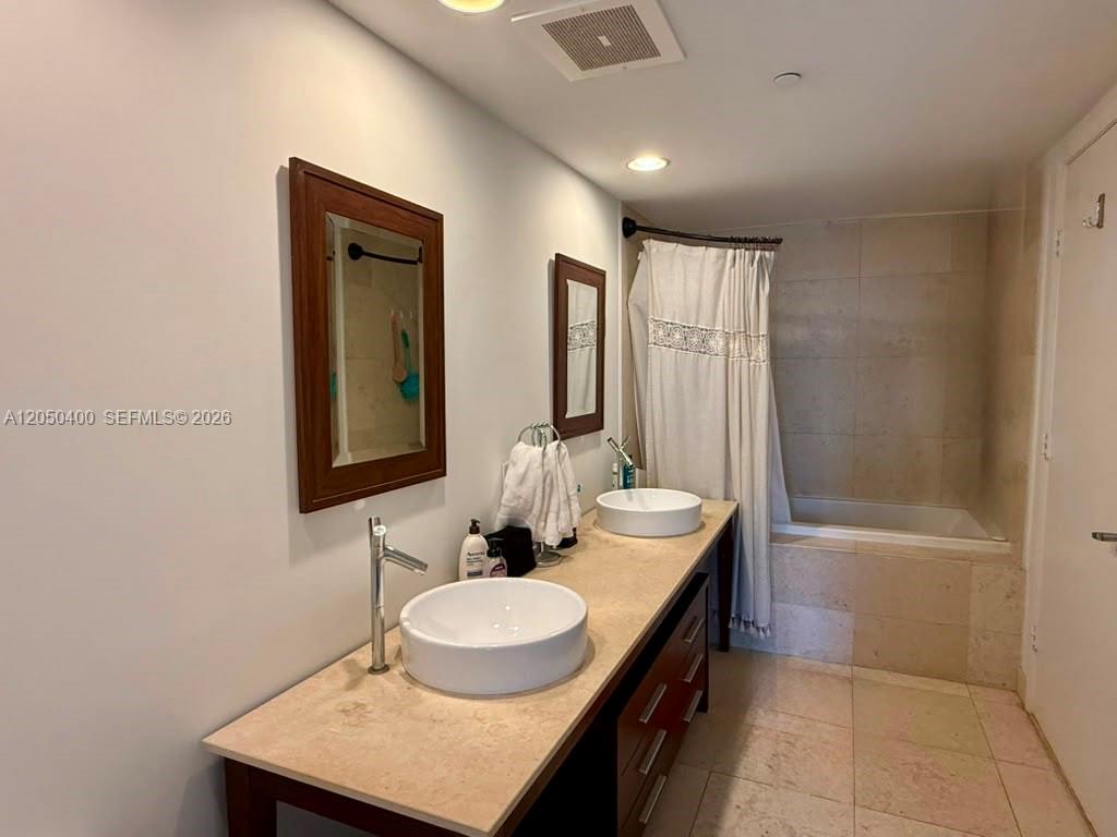 475 Brickell Ave # 1012