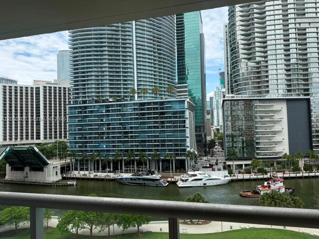 475 Brickell Ave # 1012