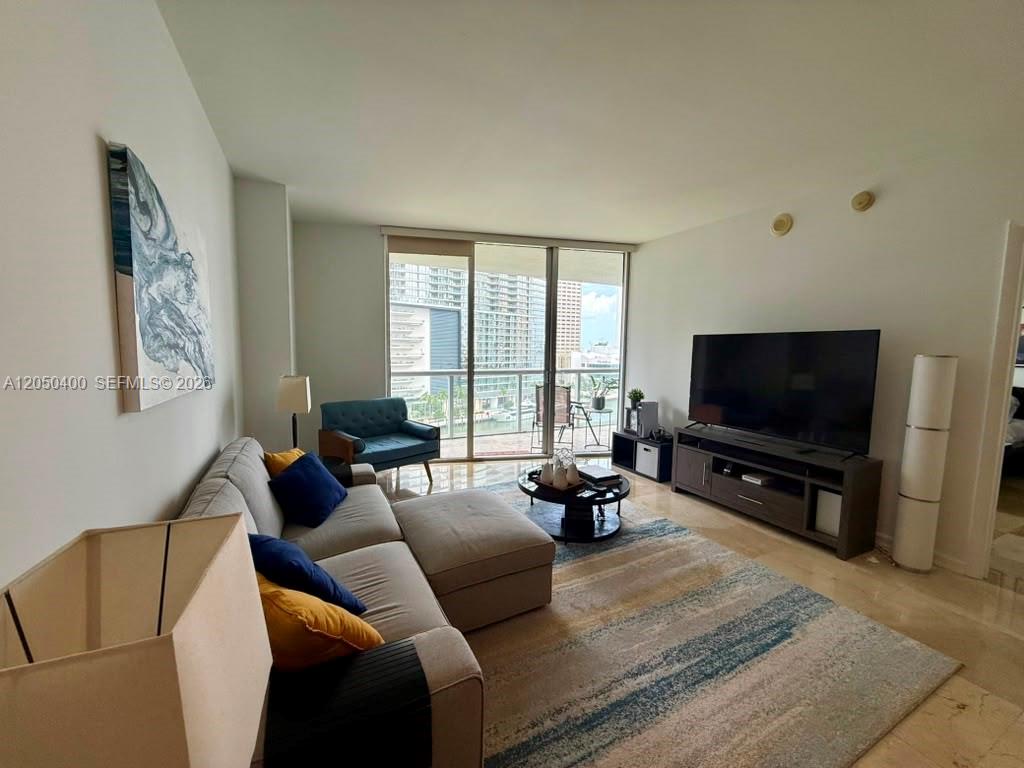475 Brickell Ave # 1012