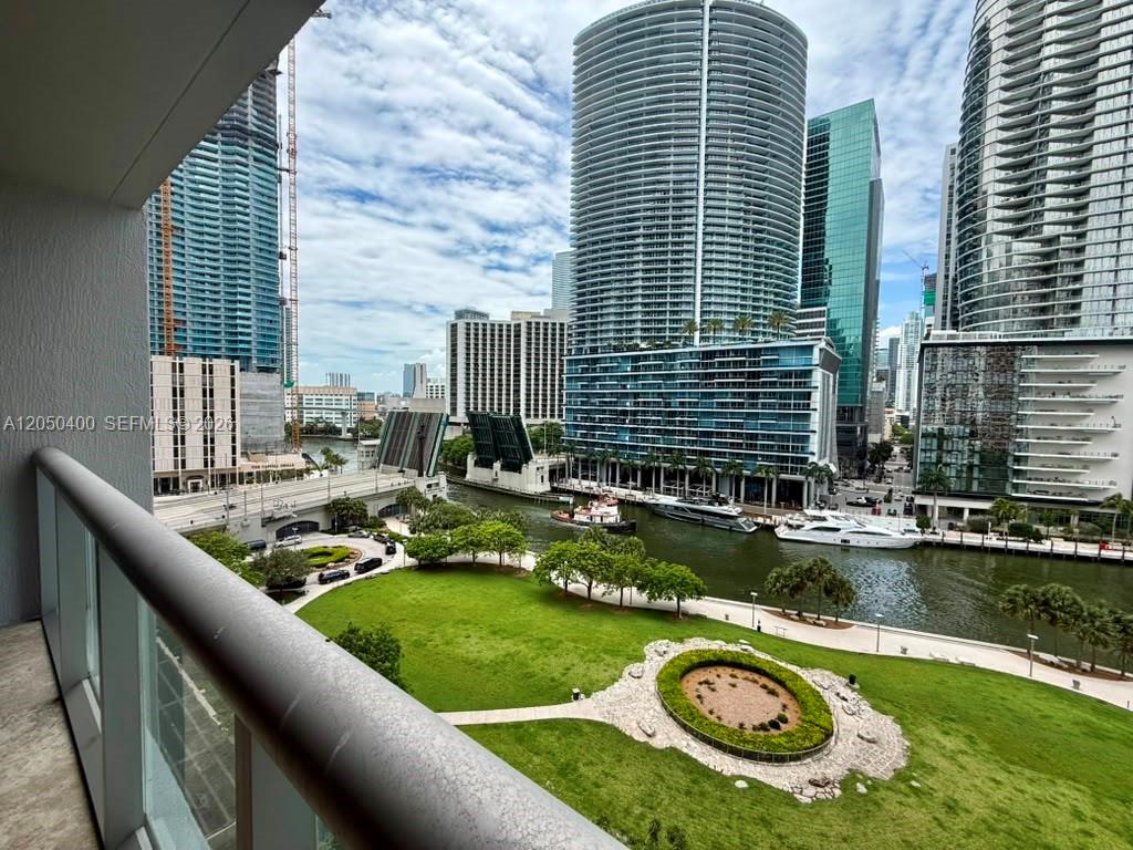 475 Brickell Ave # 1012