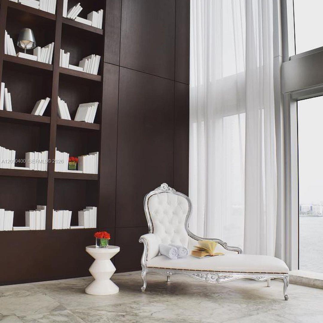 475 Brickell Ave # 1012