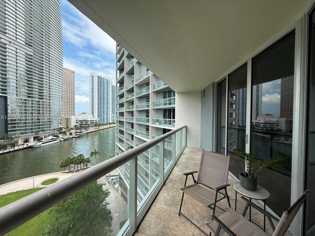 475 Brickell Ave # 1012