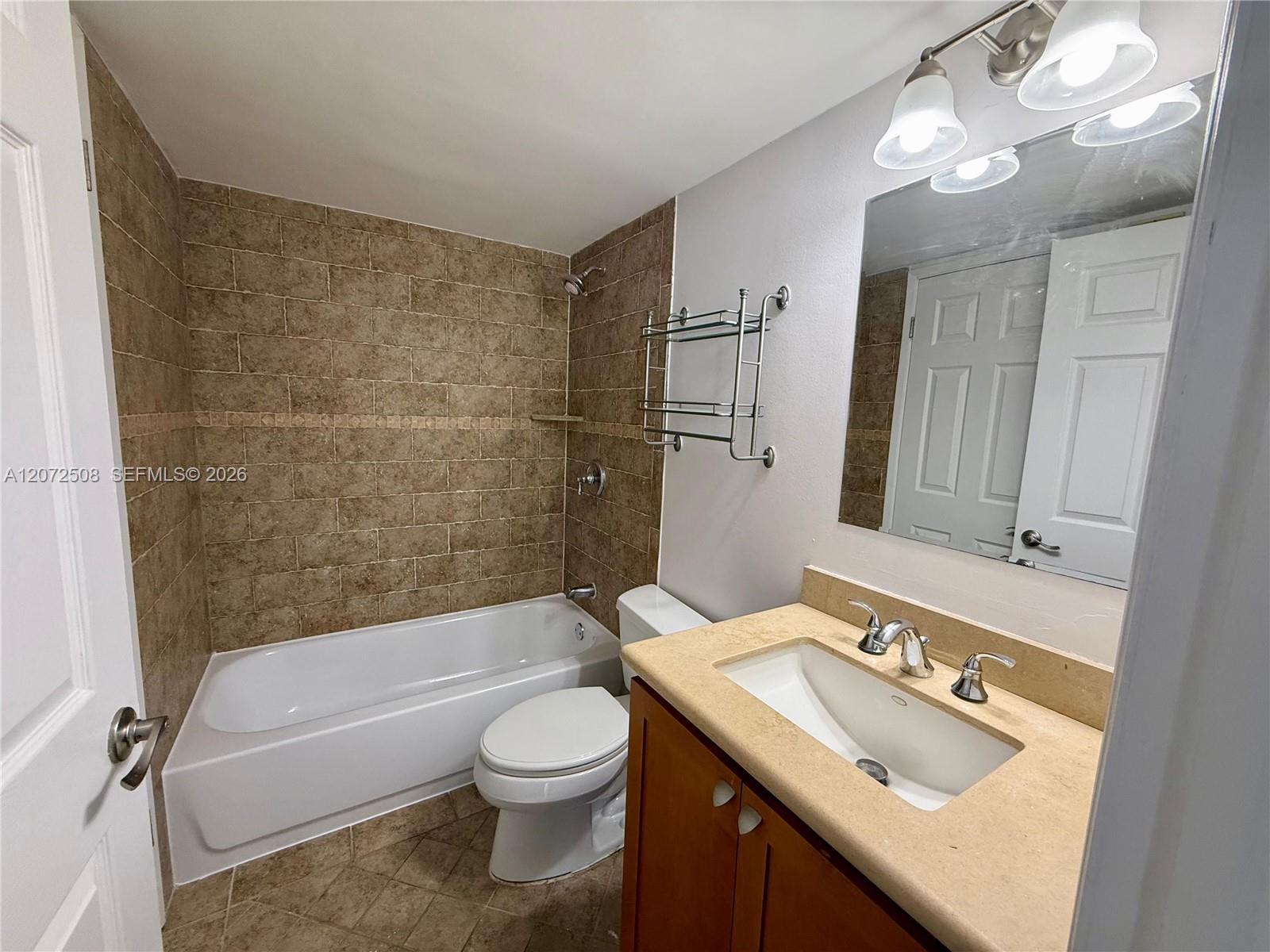 770 Claughton Island Dr # 2016